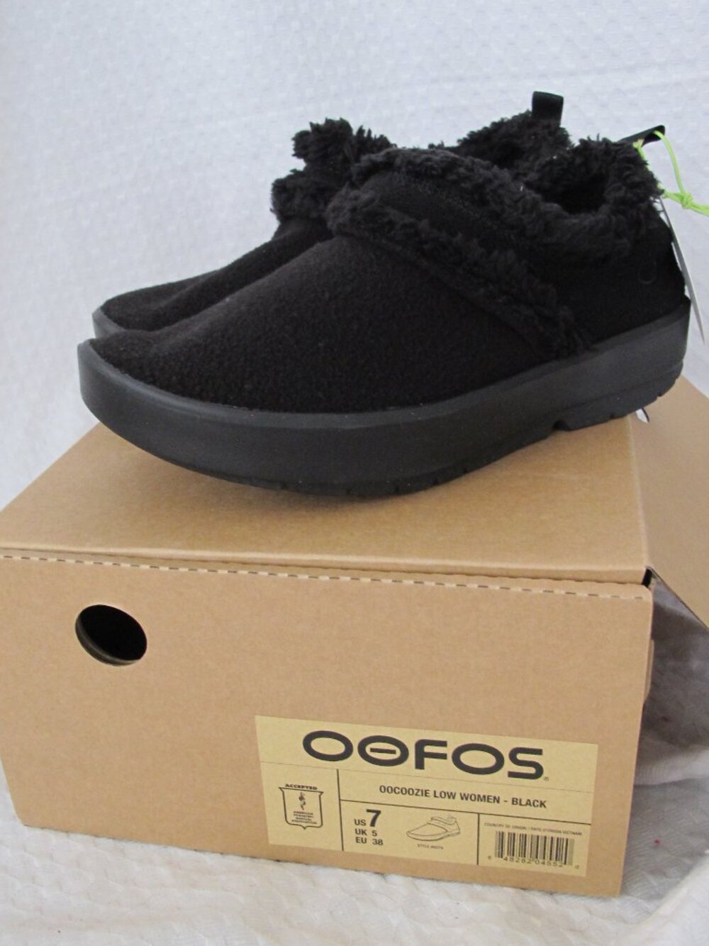 NIB - Oofos OOCoozie Low